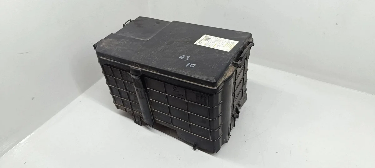 Capa Bateria Audi A3 S3 8P 1K0915335B Usada