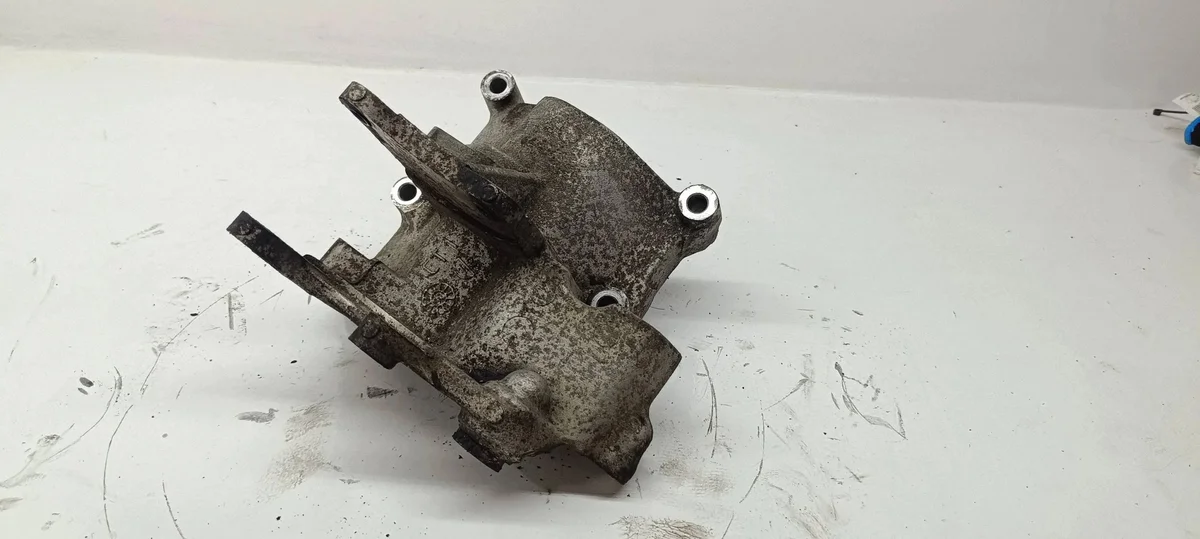 Soporte Bomba Dirección Hyundai Santa Fe ISA4326