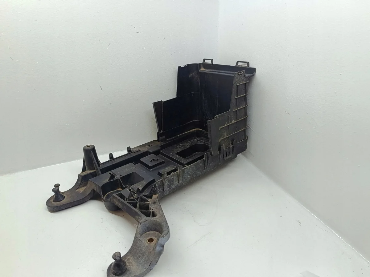 Batterihållare Skoda Octavia Mk2 1K0915333C