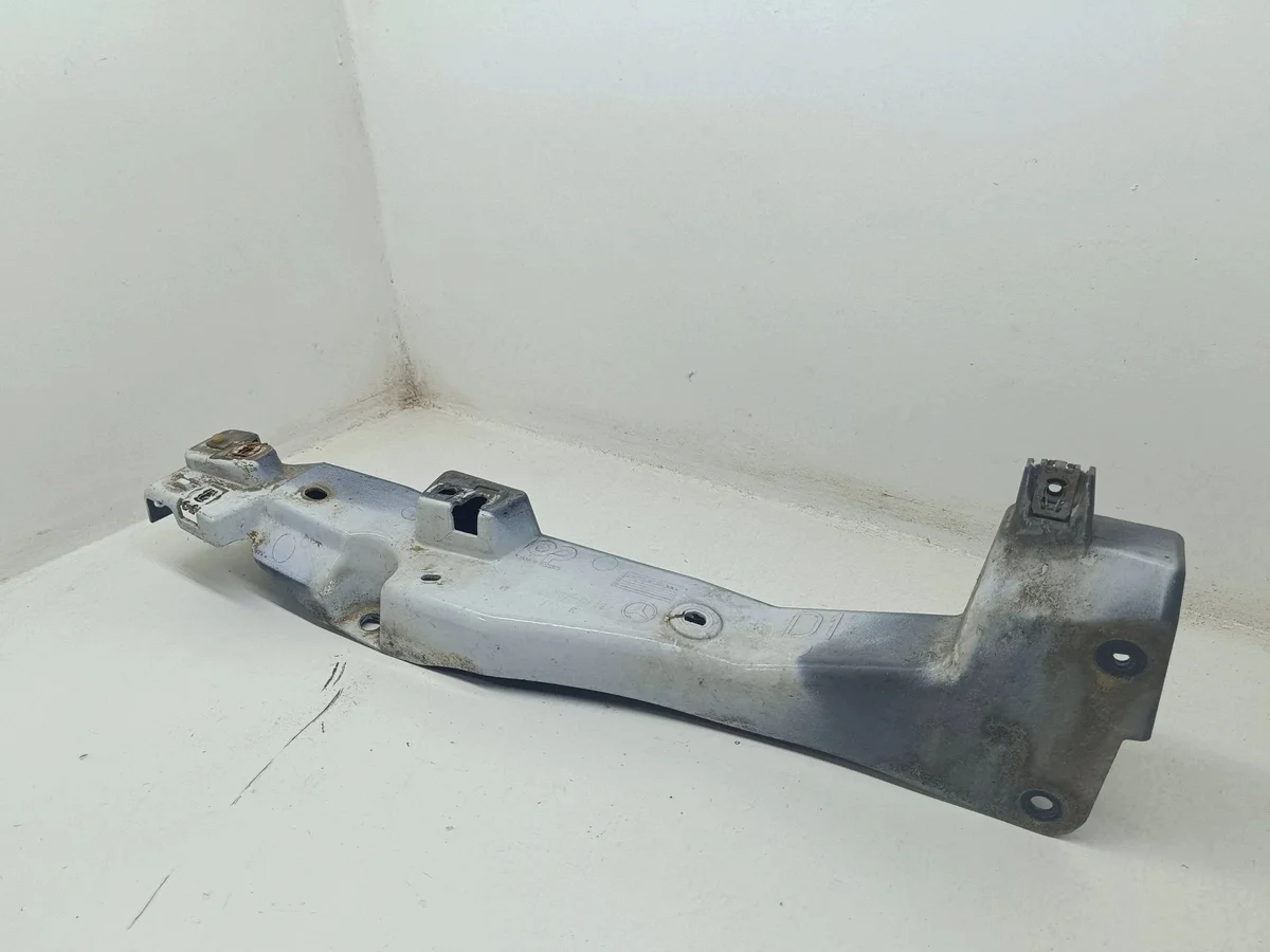 Soporte Guardabarros Mercedes-Benz Citan W415