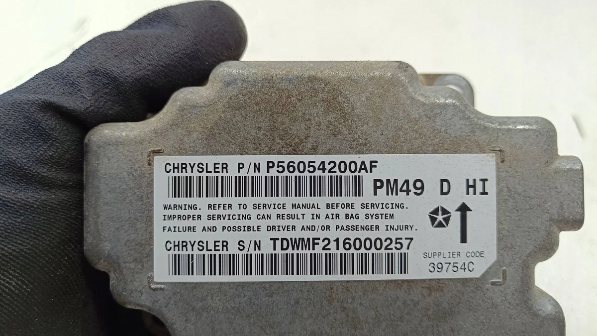 Airbag Control Unit Dodge Caliber P56054200AF image 3