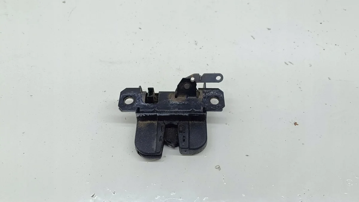 Chiusura bagagliaio VW Transporter T5 7E0827505A