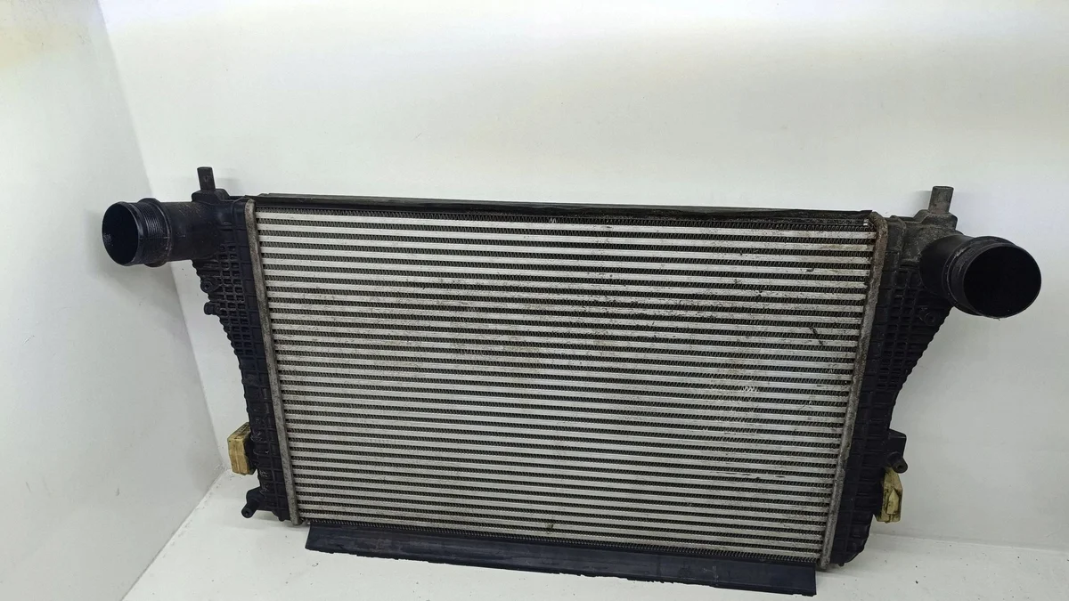 Volkswagen Ladeluftkühler 3C0145805AN gebraucht