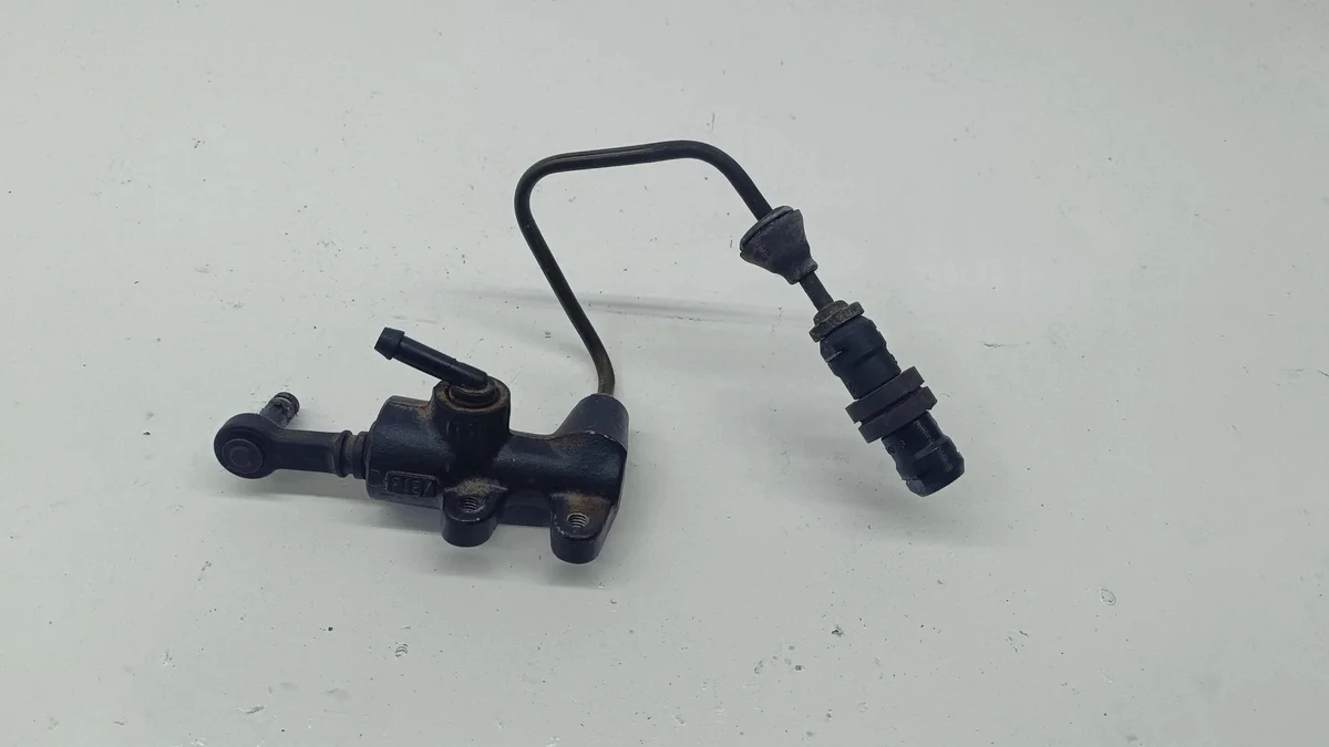 Bomba de Embreagem VW Transporter T4 Usada