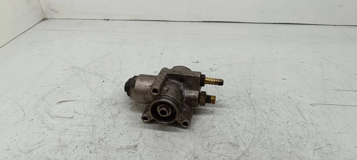 High Pressure Fuel Pump VW Golf V Passat B6 1.6 FSI