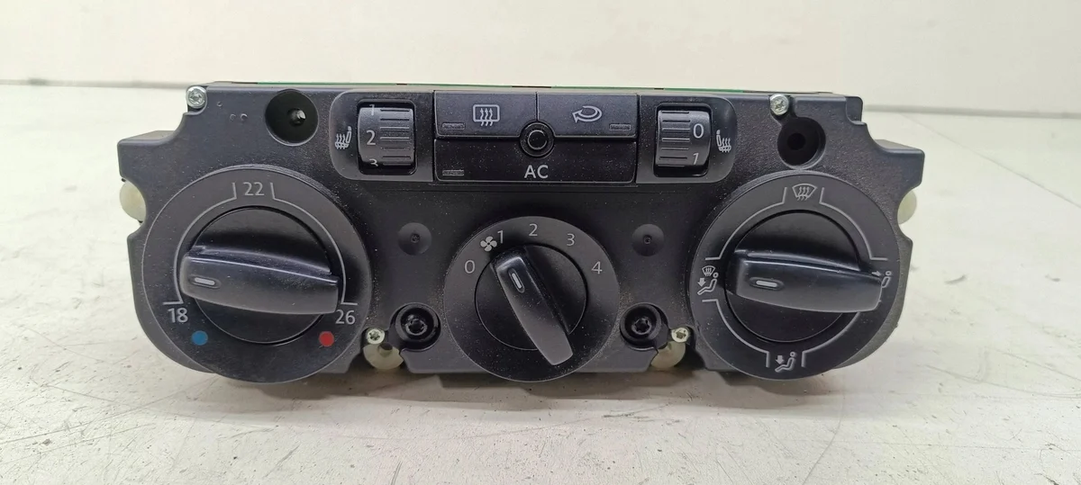 Volkswagen Jetta V 2007 Klimatpanel 1CF747309
