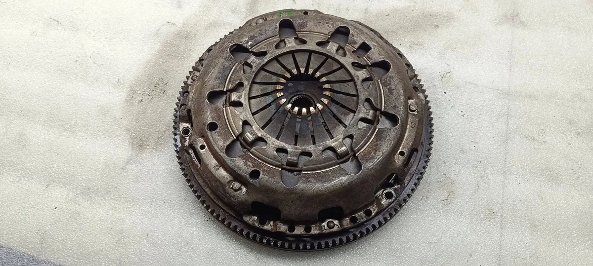 Volkswagen R0301052710 Embraiagem Usada image 6