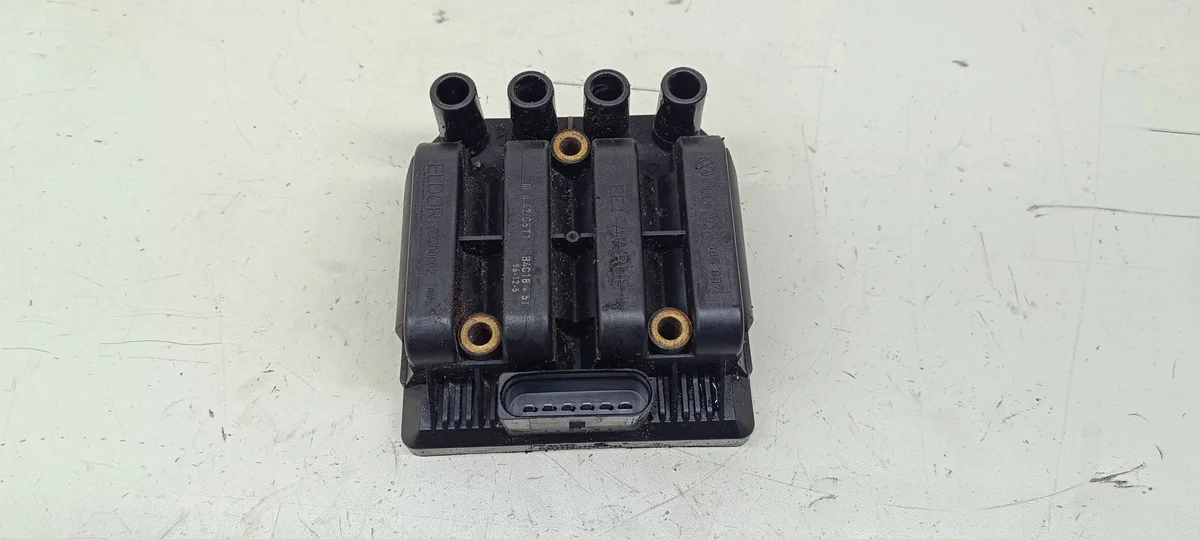 Zündspule VW Golf IV 06A905097 gebraucht