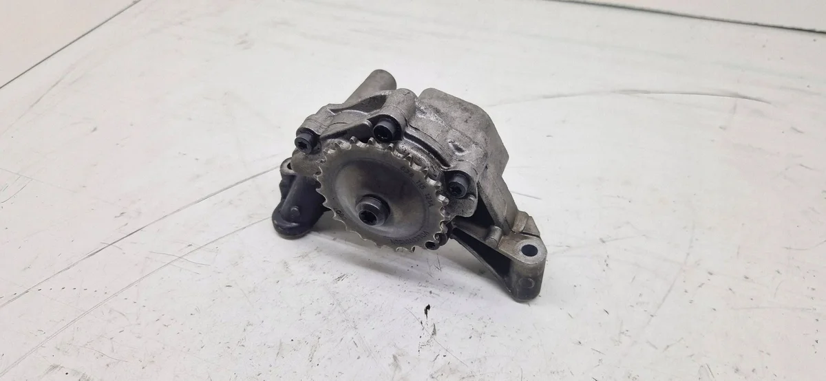Bomba de aceite Skoda Octavia Mk2 038115121a