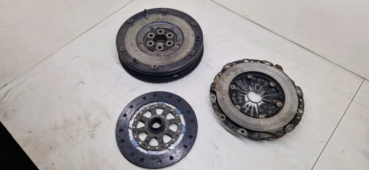 Kytkinpaketti BMW E60 E83 E85 E87 E90 E91 E92 N46B20A
