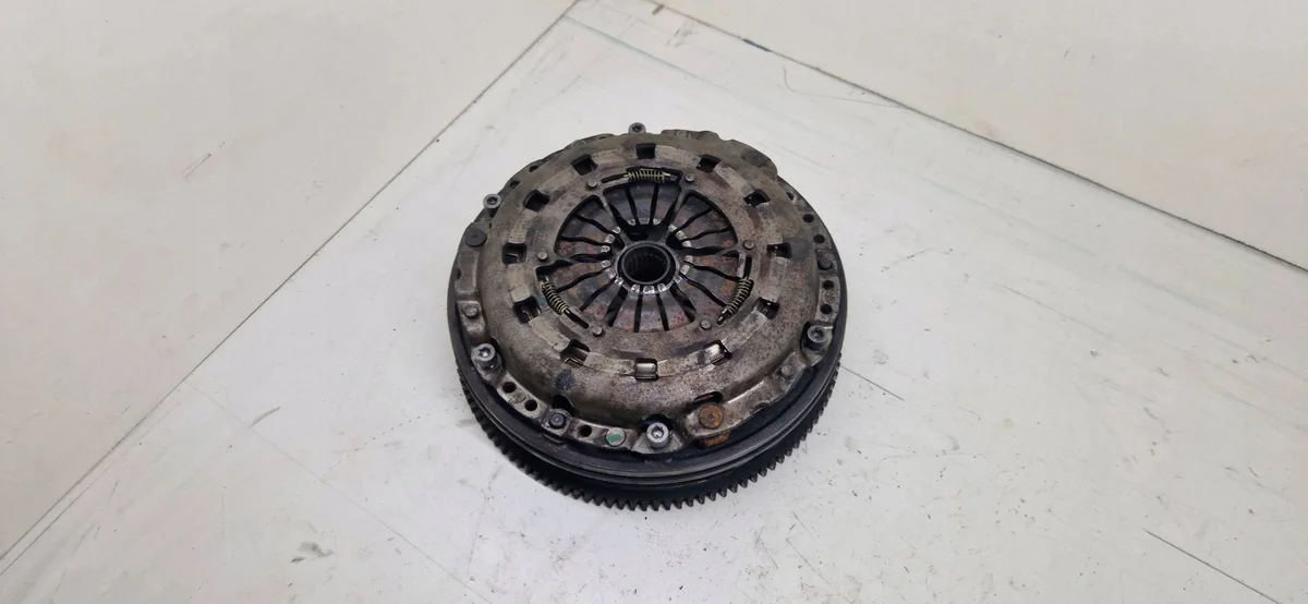 Kytkinpaketti BMW E60 E83 E85 E87 E90 E91 E92 N46B20A image 5