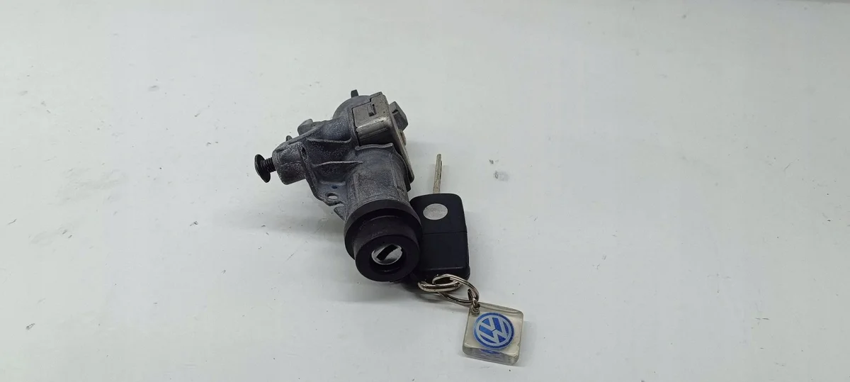 Ignition Switch VW Transporter T5 Used image 3