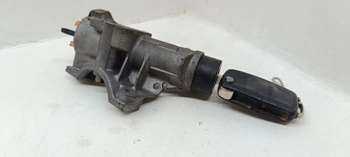 Virtalukko Volkswagen Passat B5.5 4B0905851C