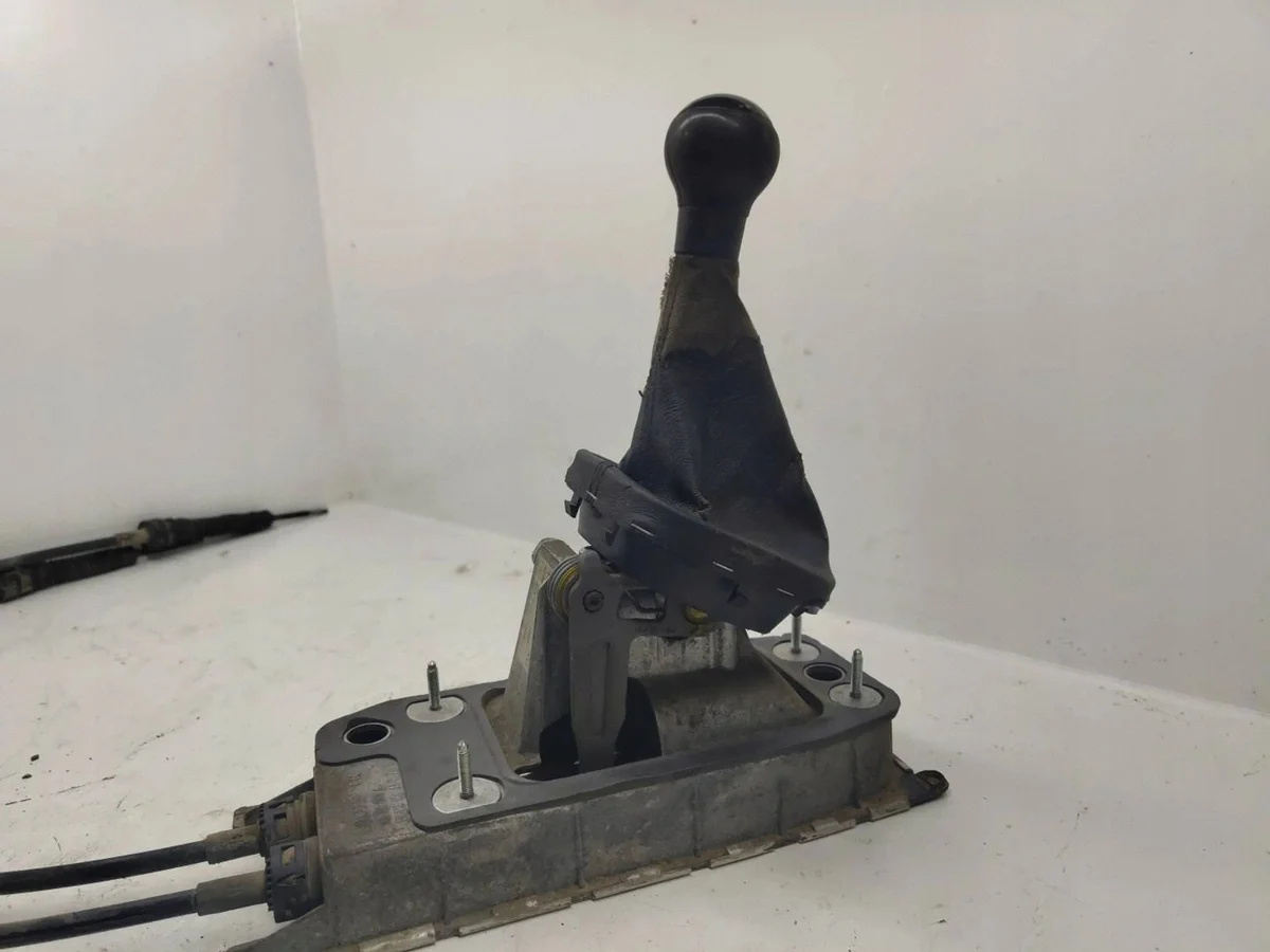 Levier de vitesse Volkswagen Caddy 2005 1T0711049AC image 3