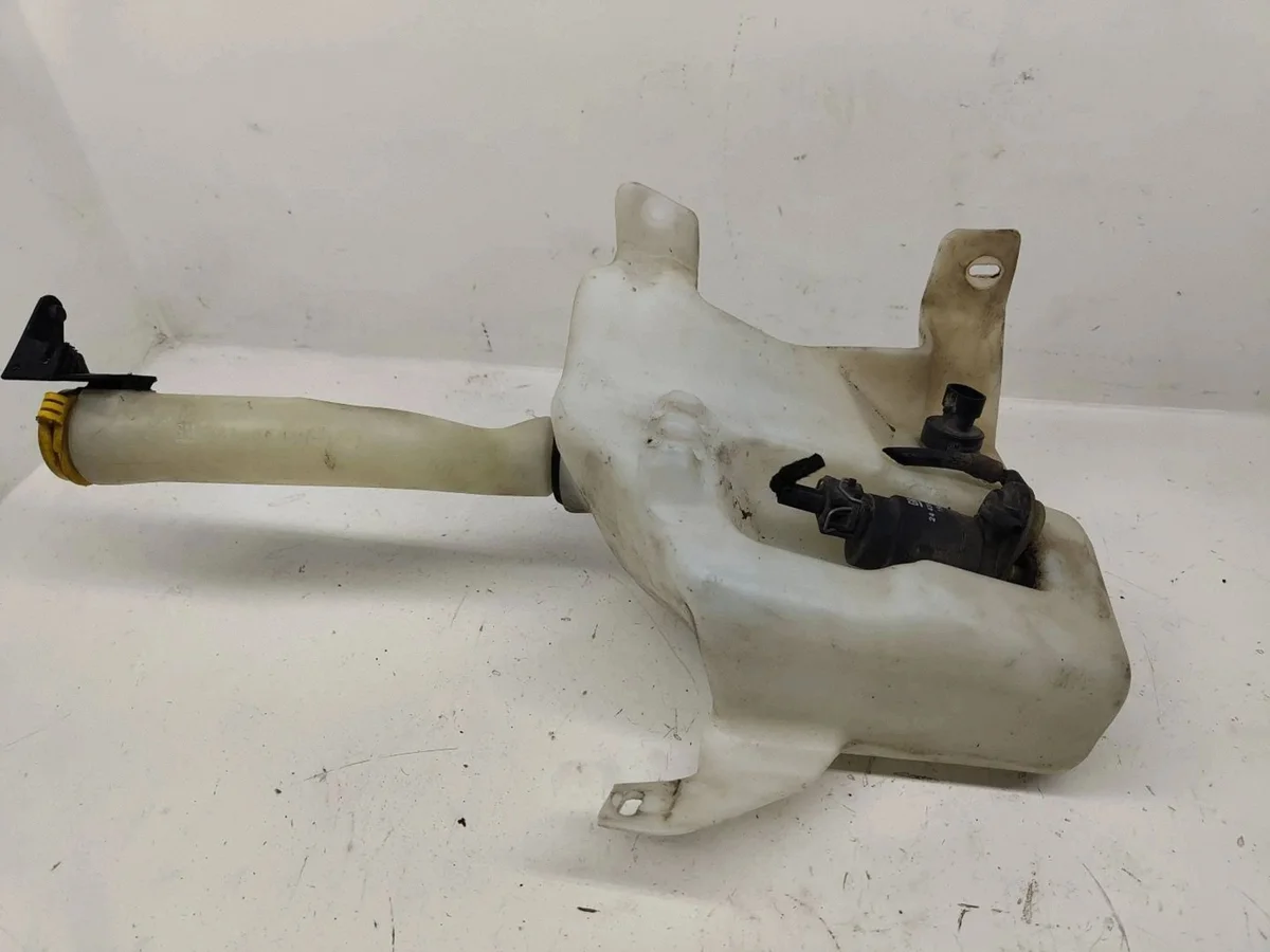 Réservoir lave-glace Opel Astra H 90346055