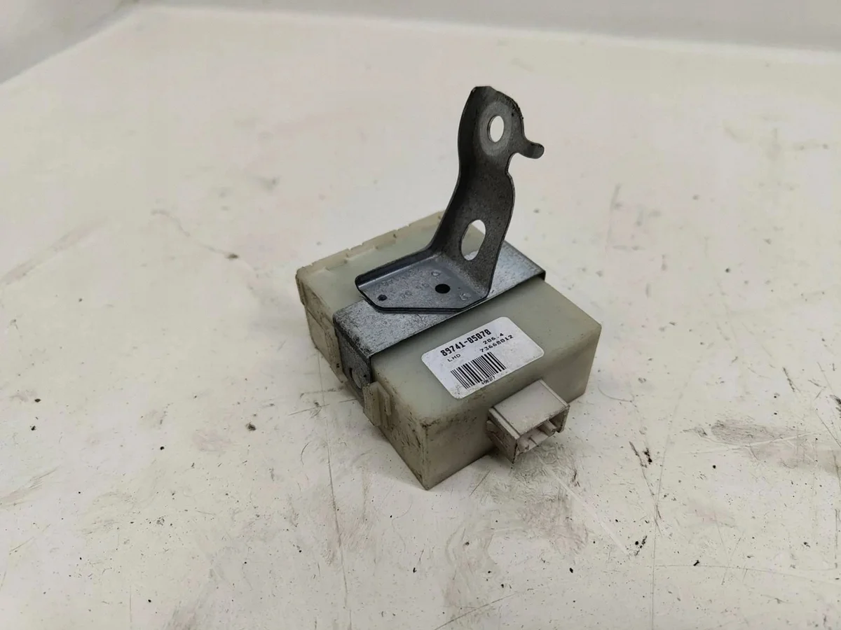 Module Deur Toyota Avensis T250 8974105070