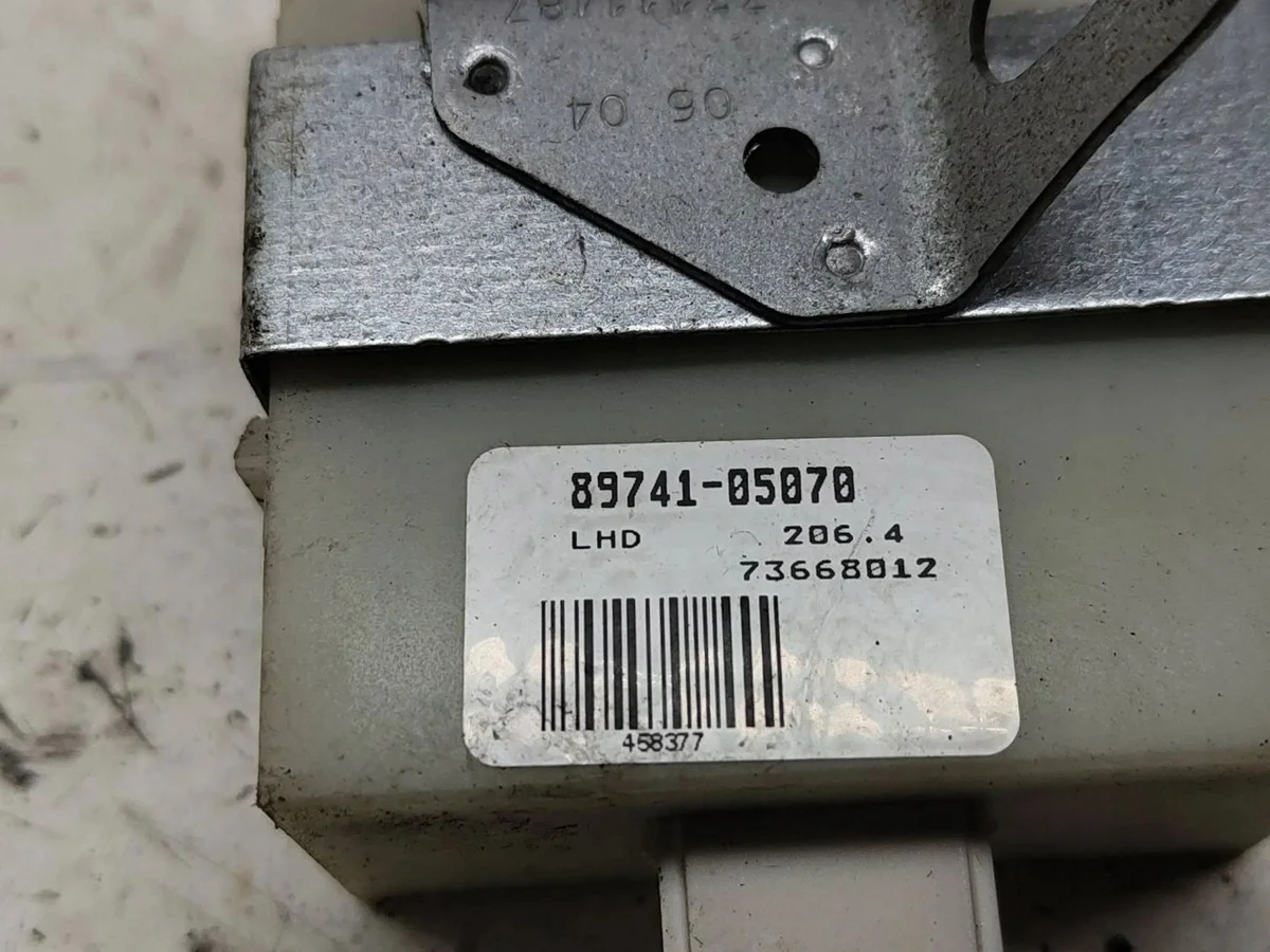 Módulo Puerta Toyota Avensis T250 8974105070 image 4
