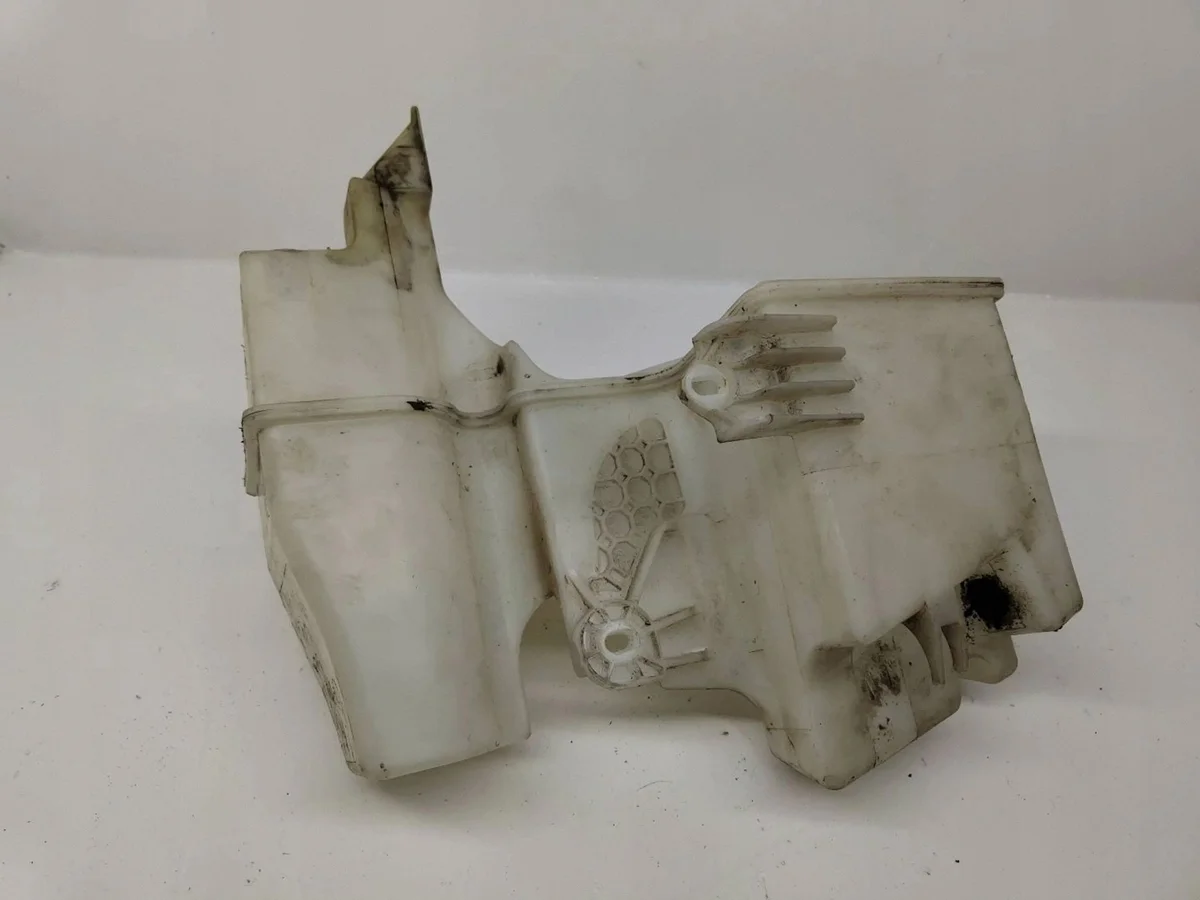 Ruitensproeiervloeistofreservoir VW Multivan V