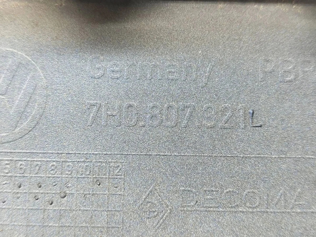 Angolare paraurti posteriore VW Multivan T5 image 3