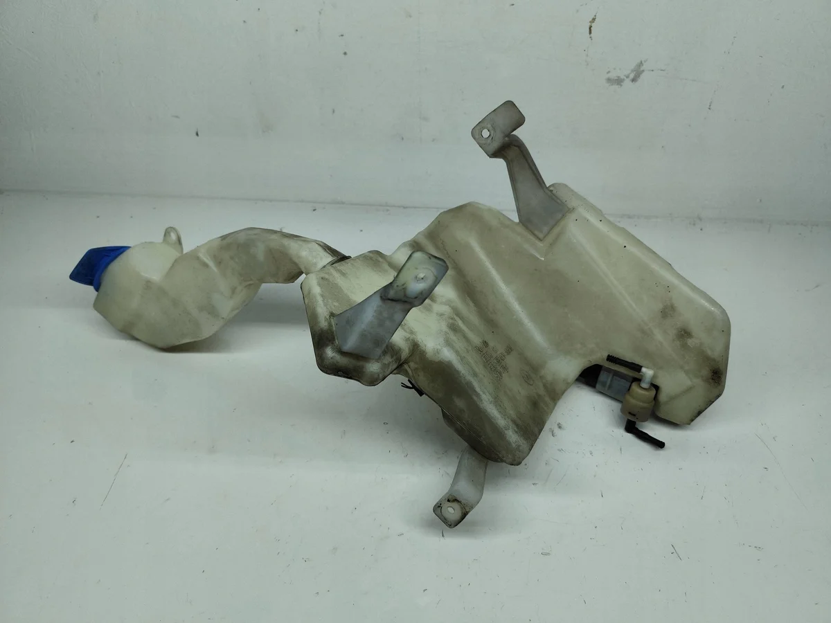 Ruitensproeiervloeistofreservoir VW Passat B5