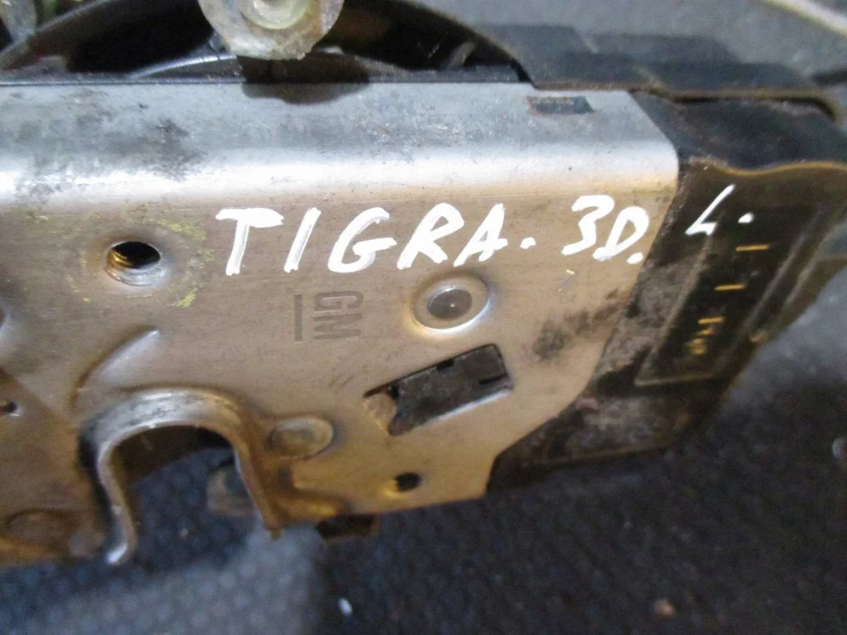 Fechadura Porta Esquerda Opel Tigra B C101873836 image 3