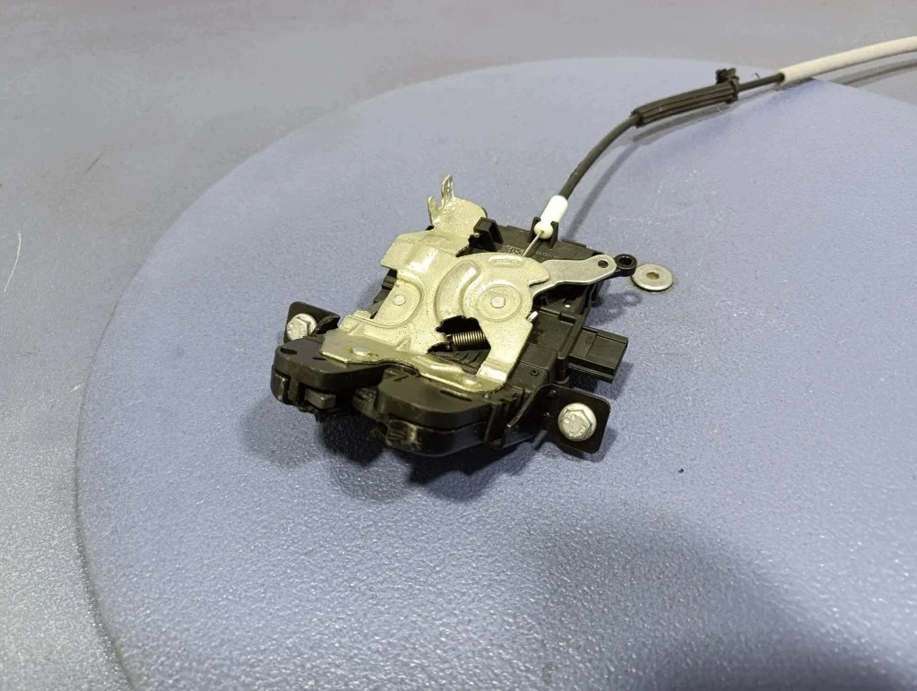 Fechadura Porta-malas Alfa Romeo Stelvio A-1021665- image 3