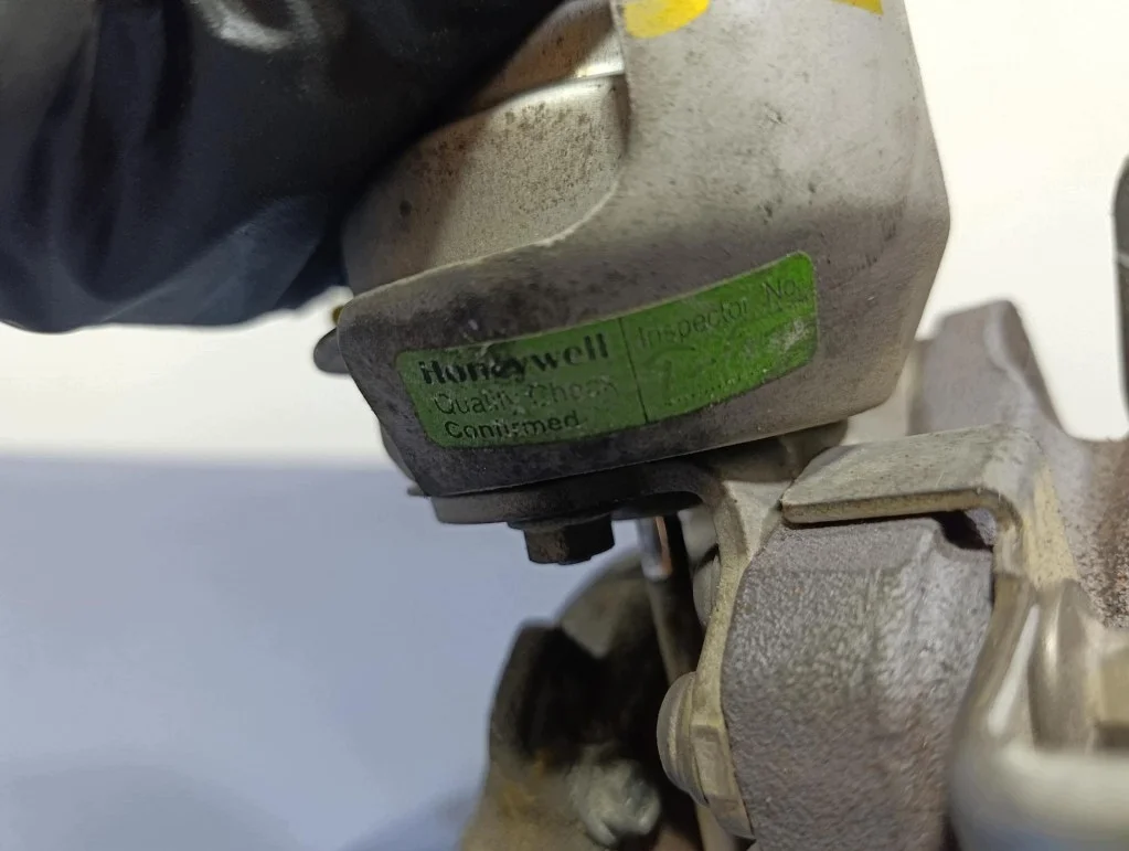 Turbolader Citroen C4 II 1.6 HDI 114KM image 9