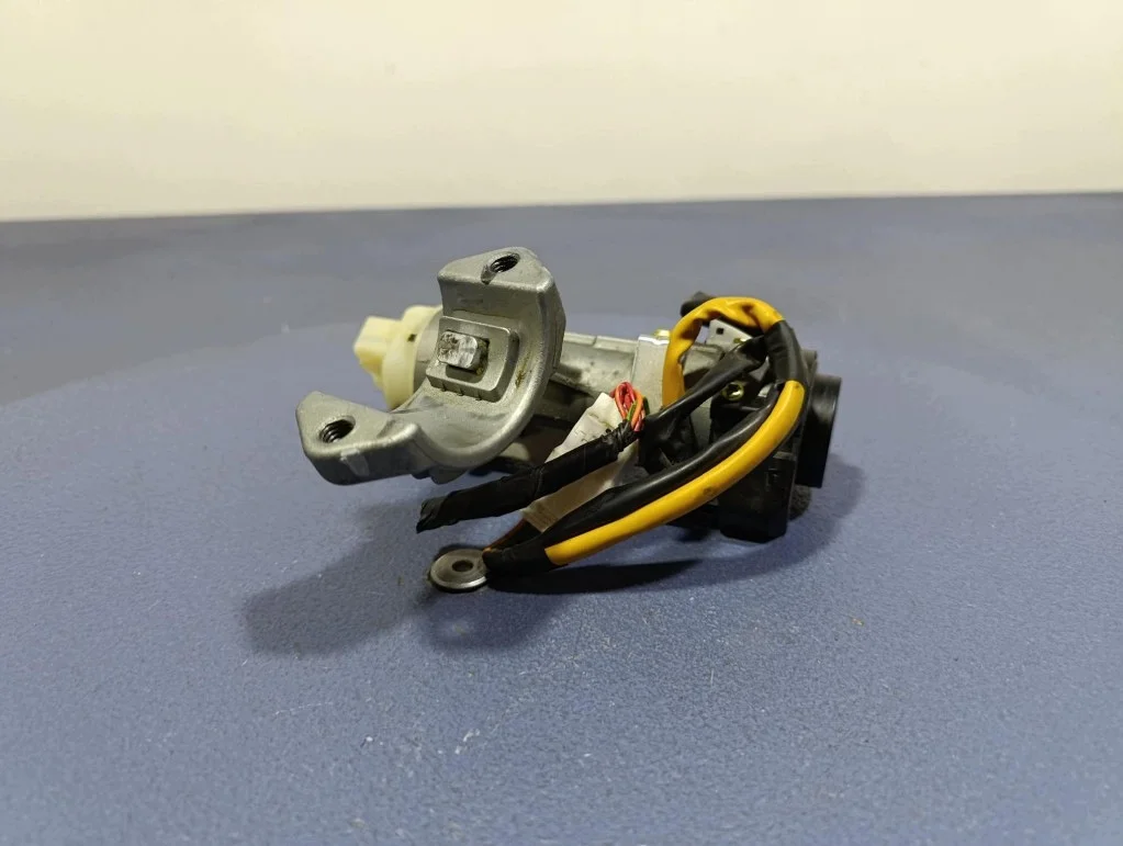KIA SPORTAGE II 04-08 Serrure Clé OEM A-1021836- image 4