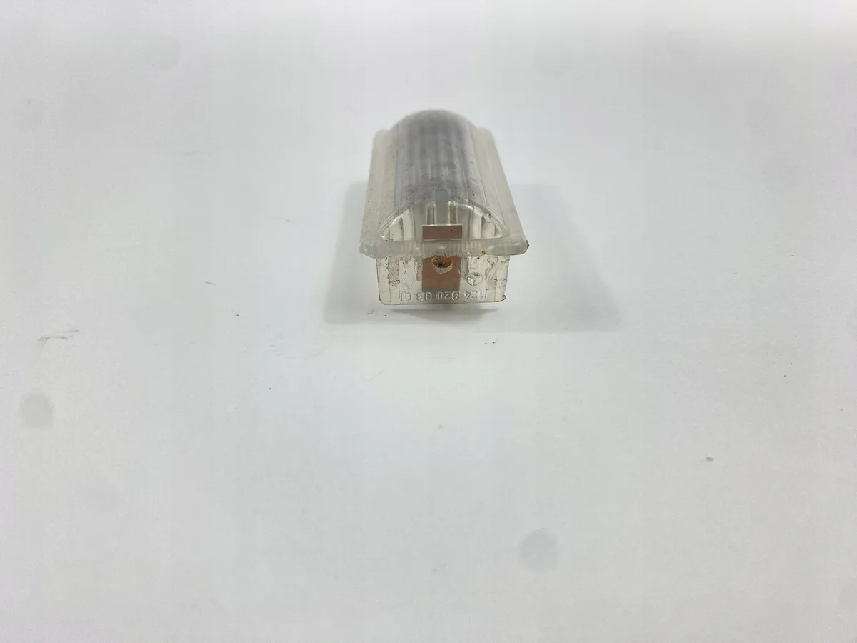 Luz de Malas Mercedes W124 Usada image 4
