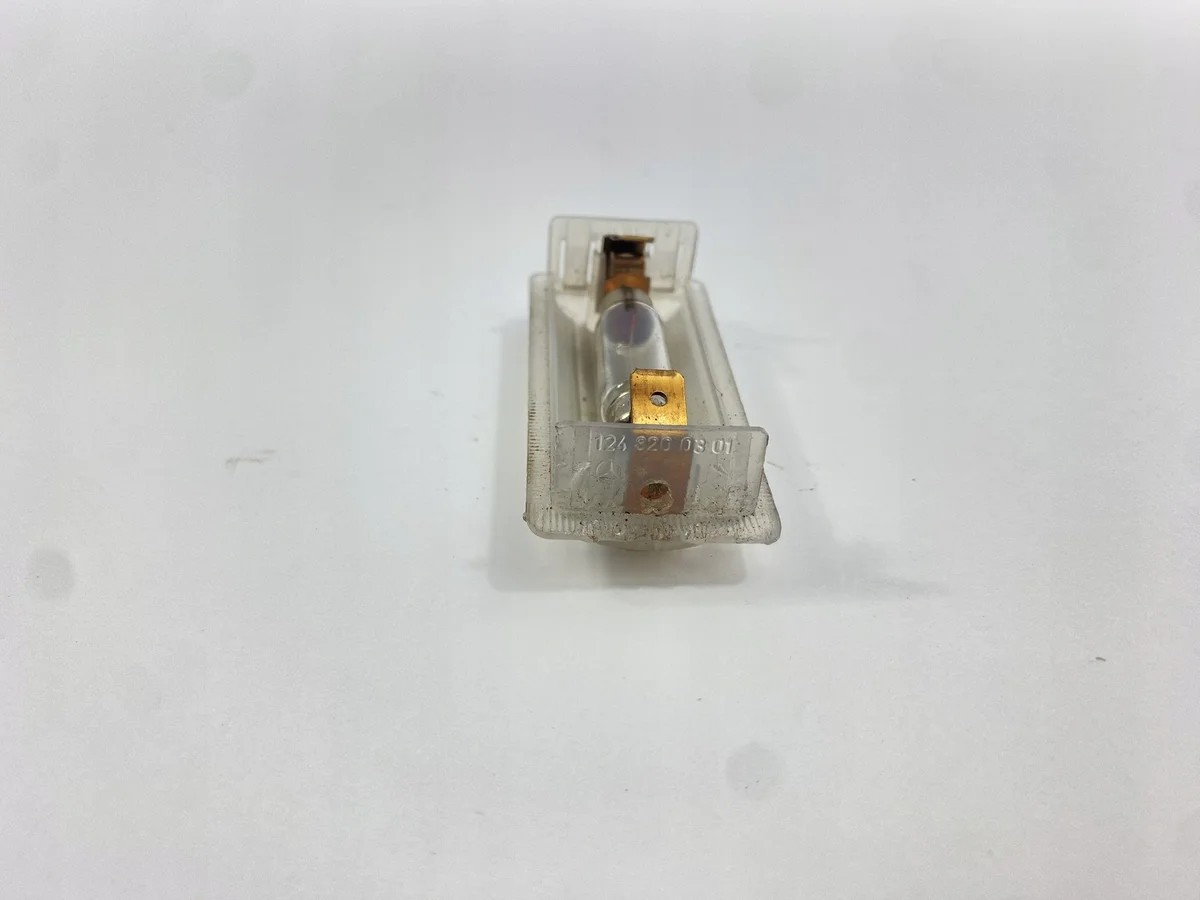 Luz de Malas Mercedes W124 Usada image 10