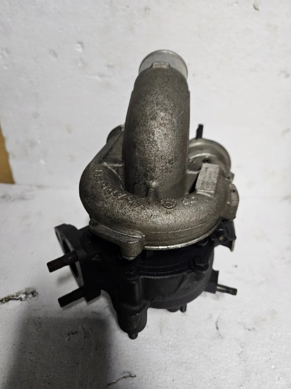 Turboahdin Toyota Avensis 2.0 D4D image 3