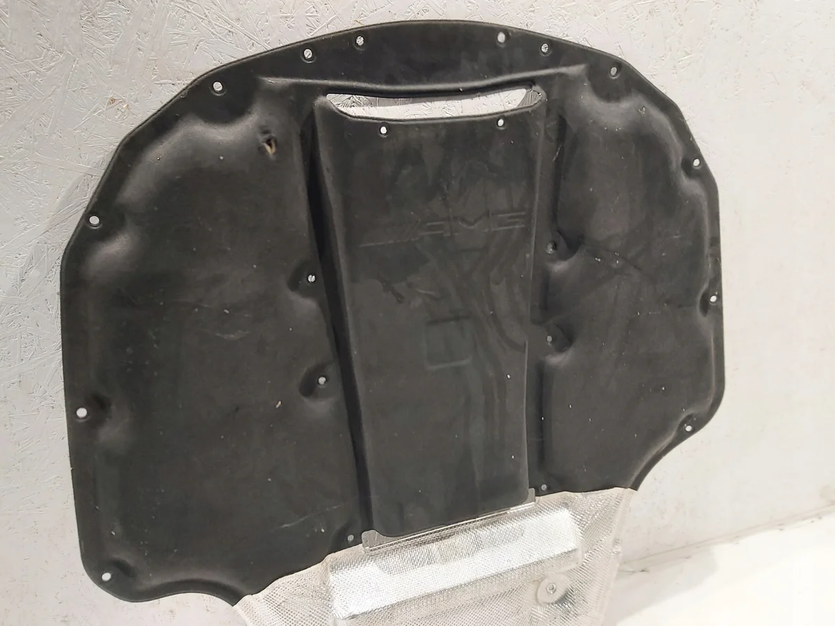 MERCEDES AMG GT A190 Isolation Capot image 5