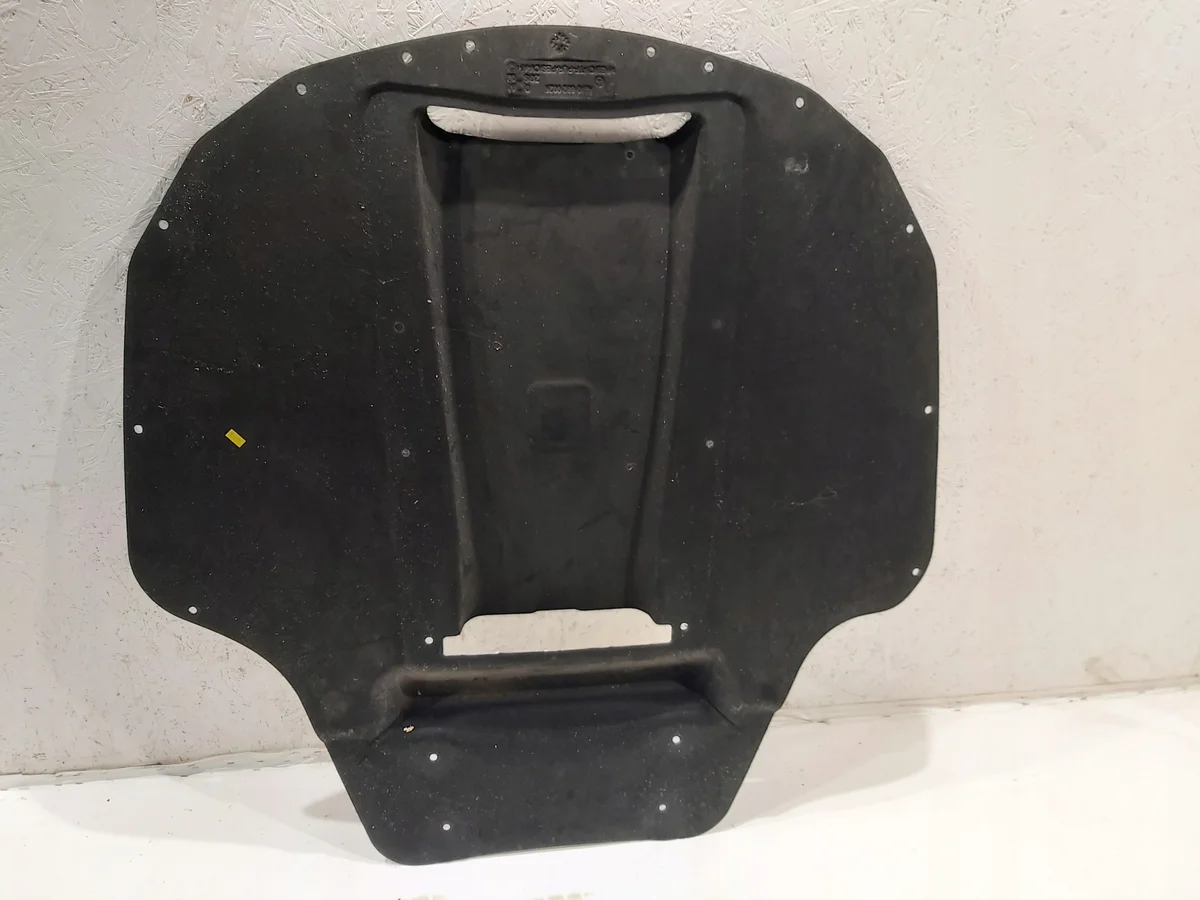 MERCEDES AMG GT A190 Isolation Capot image 6
