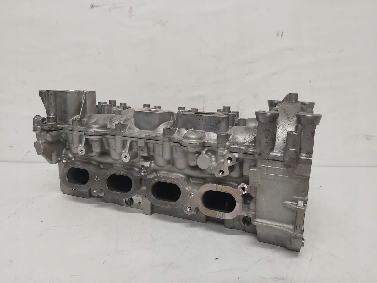 Cylinderhuvud Mercedes CLA W118 A2600109700