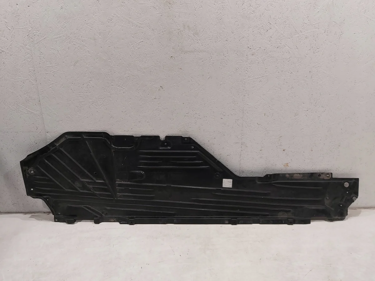 Onderplaat Mercedes C-Klasse W206 A2066801405