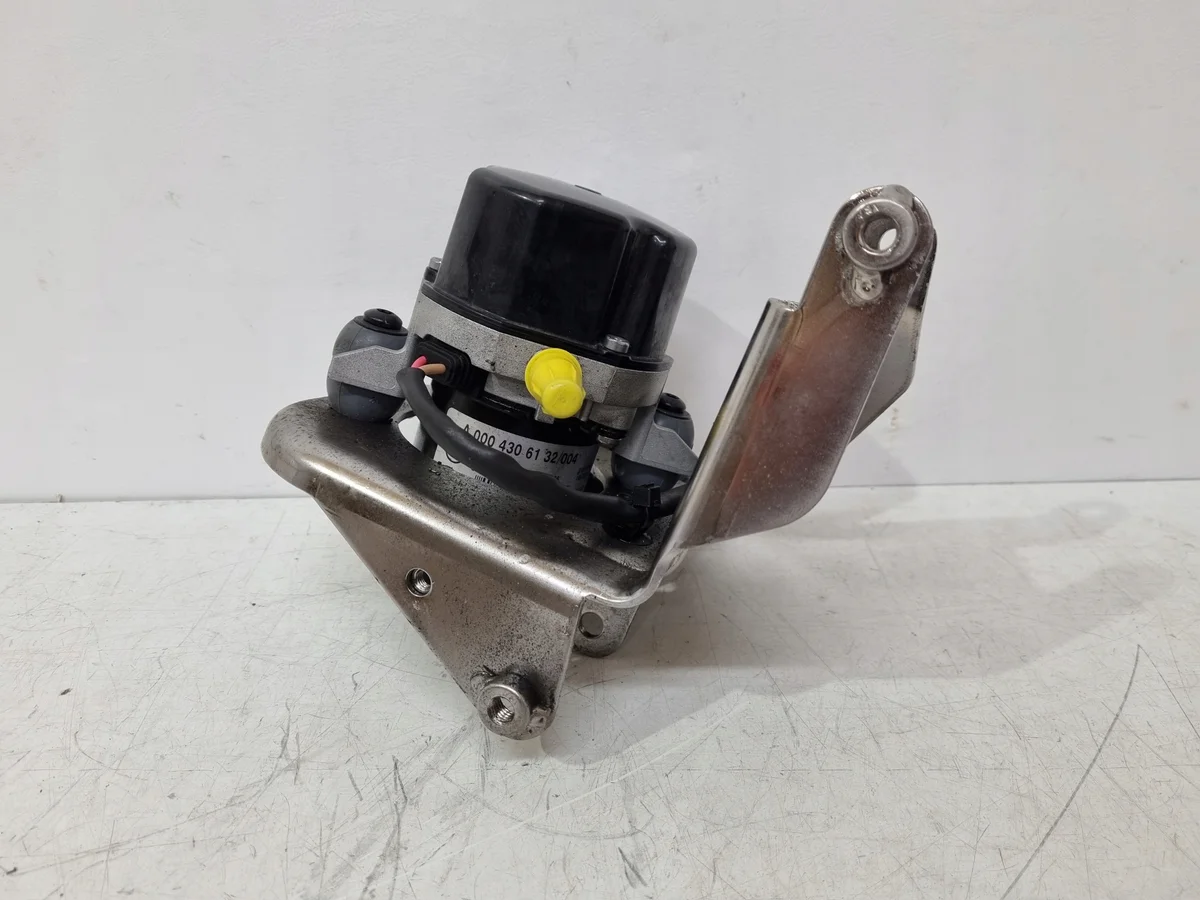 Pompe à vide A0004306132 Mercedes-Benz