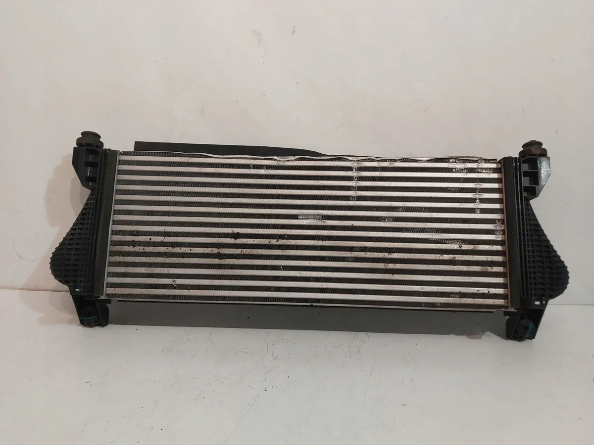 Ford JB3G-6K775-AC Intercooler Gebruikt image 3