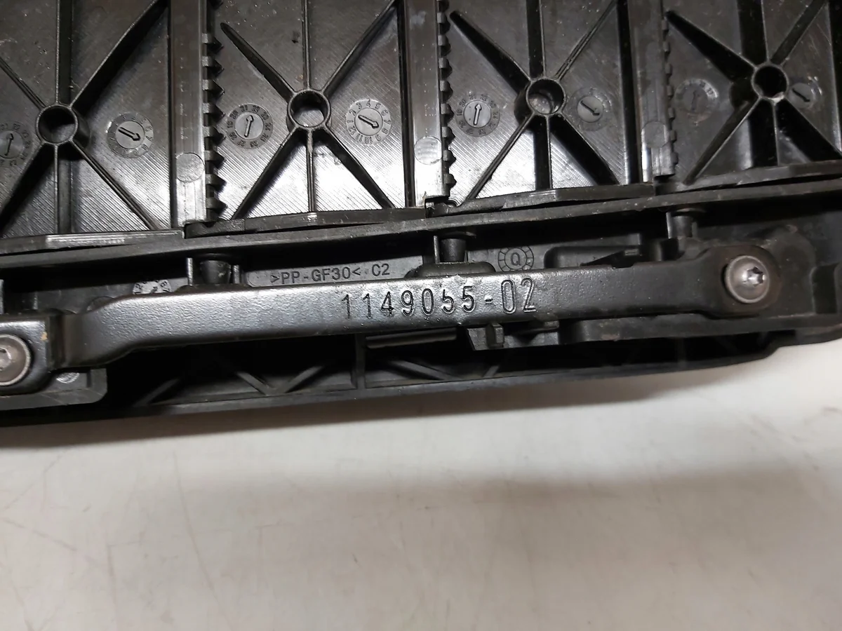 Kühlergrill Jalousie BMW 5 G30 G31 LCI gebraucht image 8