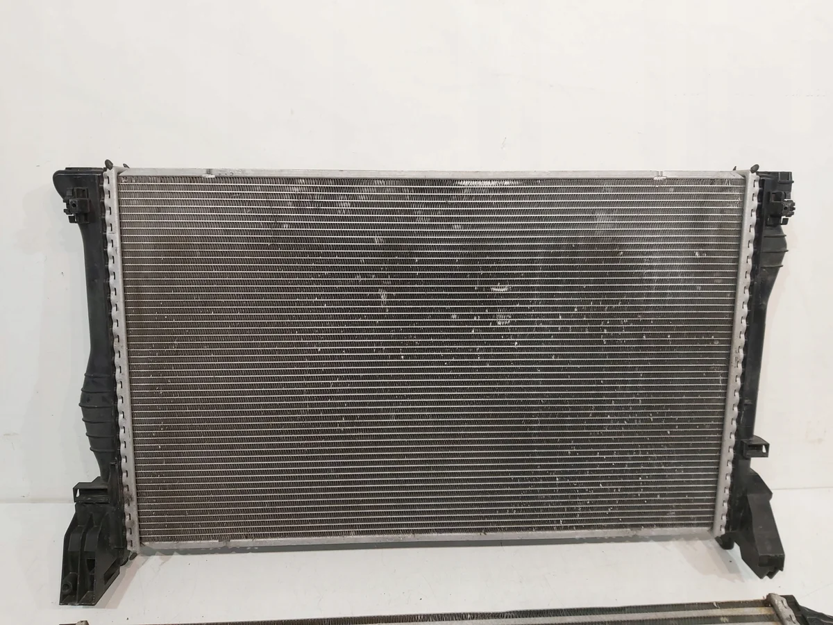 Radiateur d'eau Intercooler Mercedes Sprinter W910 image 3