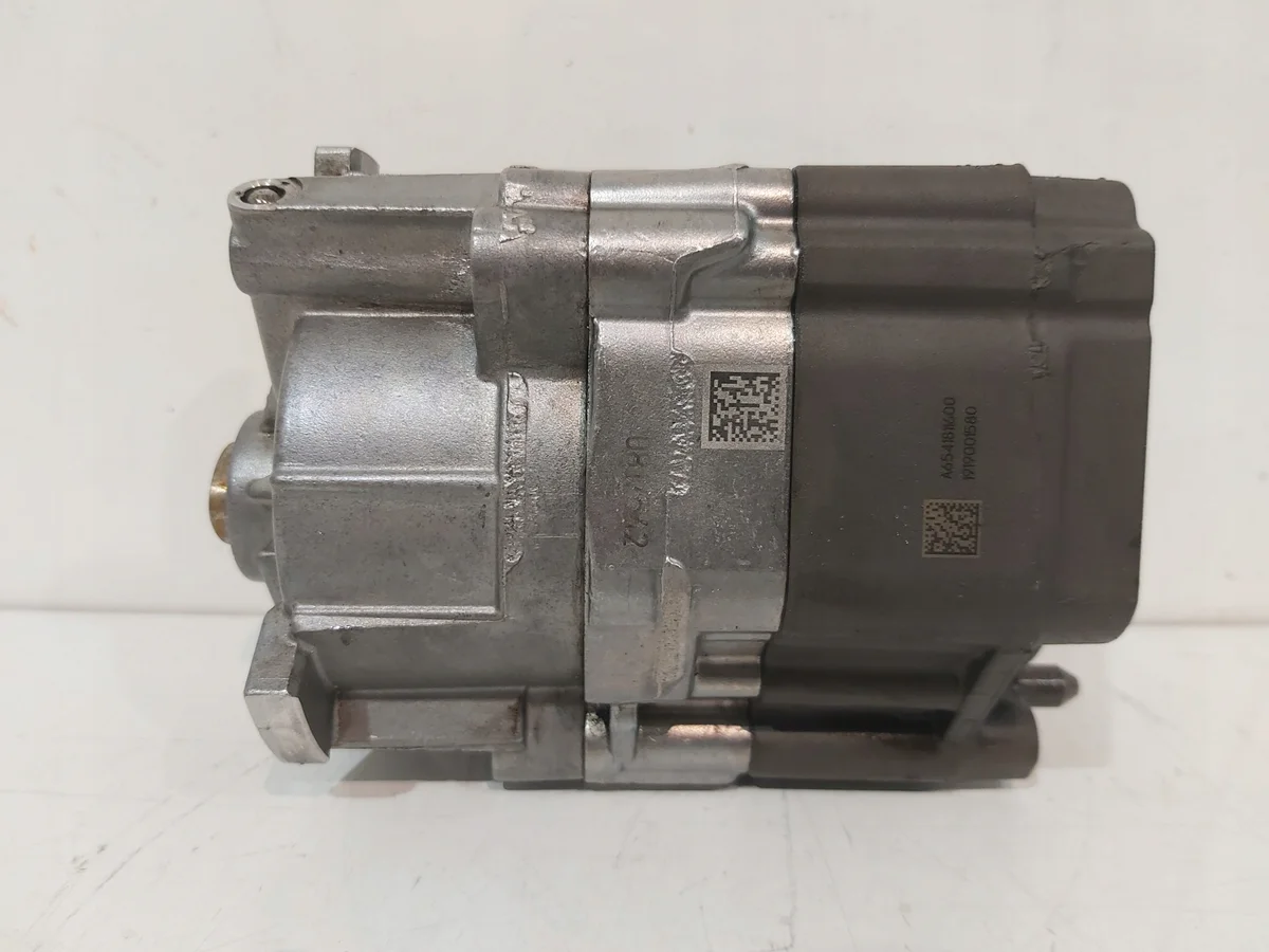 Bomba de Óleo Mercedes A6541811600 Usada image 3