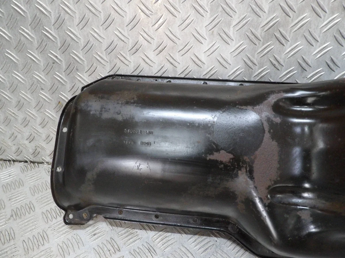 JEEP CHEROKEE XJ 4.0 OLIEPAN 53020833AB image 4