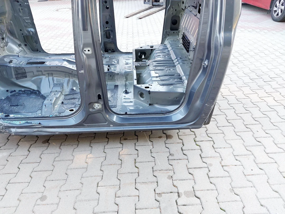 Ford Ranger VI vänster tröskel stolpe
