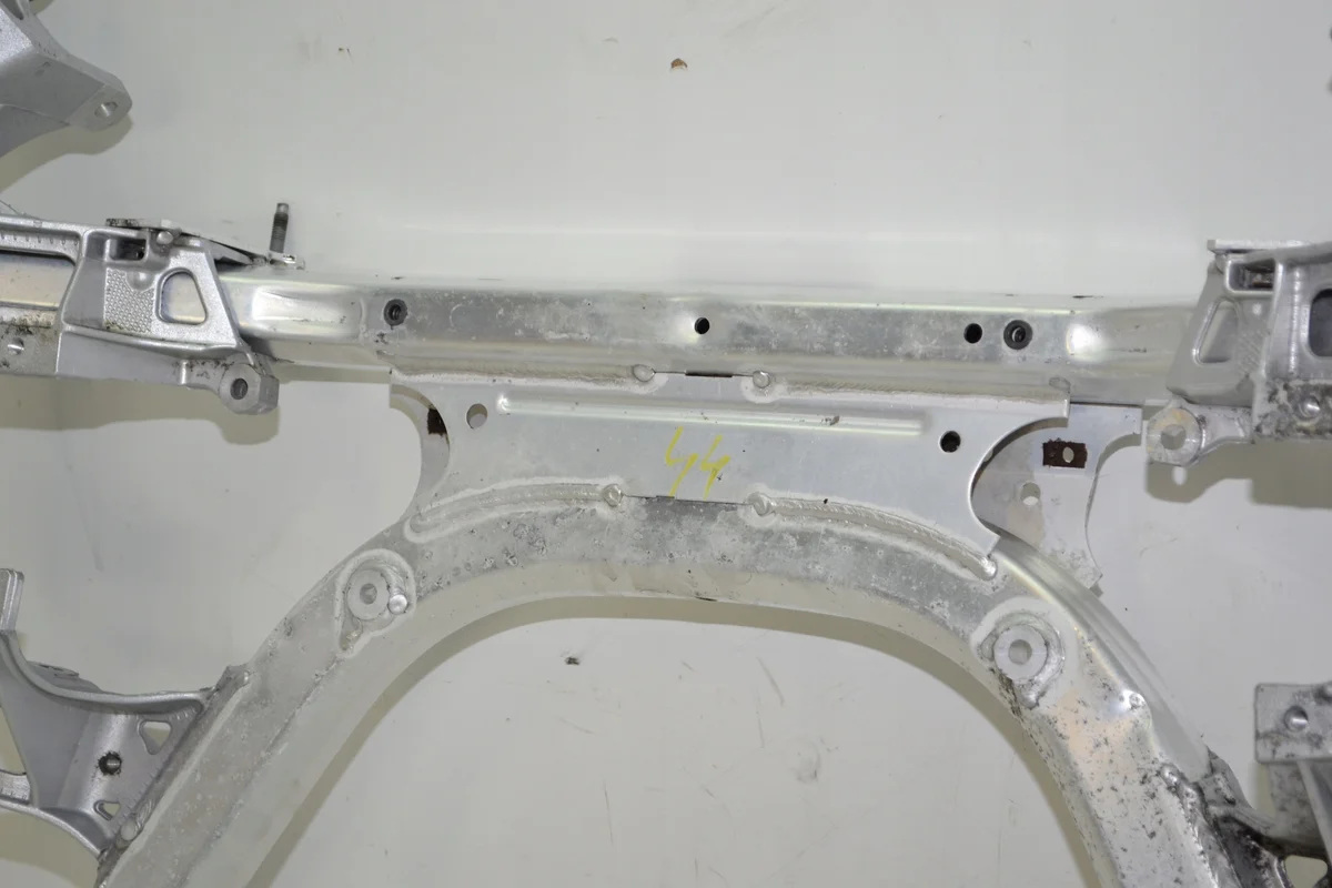 BMW E60 E61 Front Suspension Crossmember Used image 3
