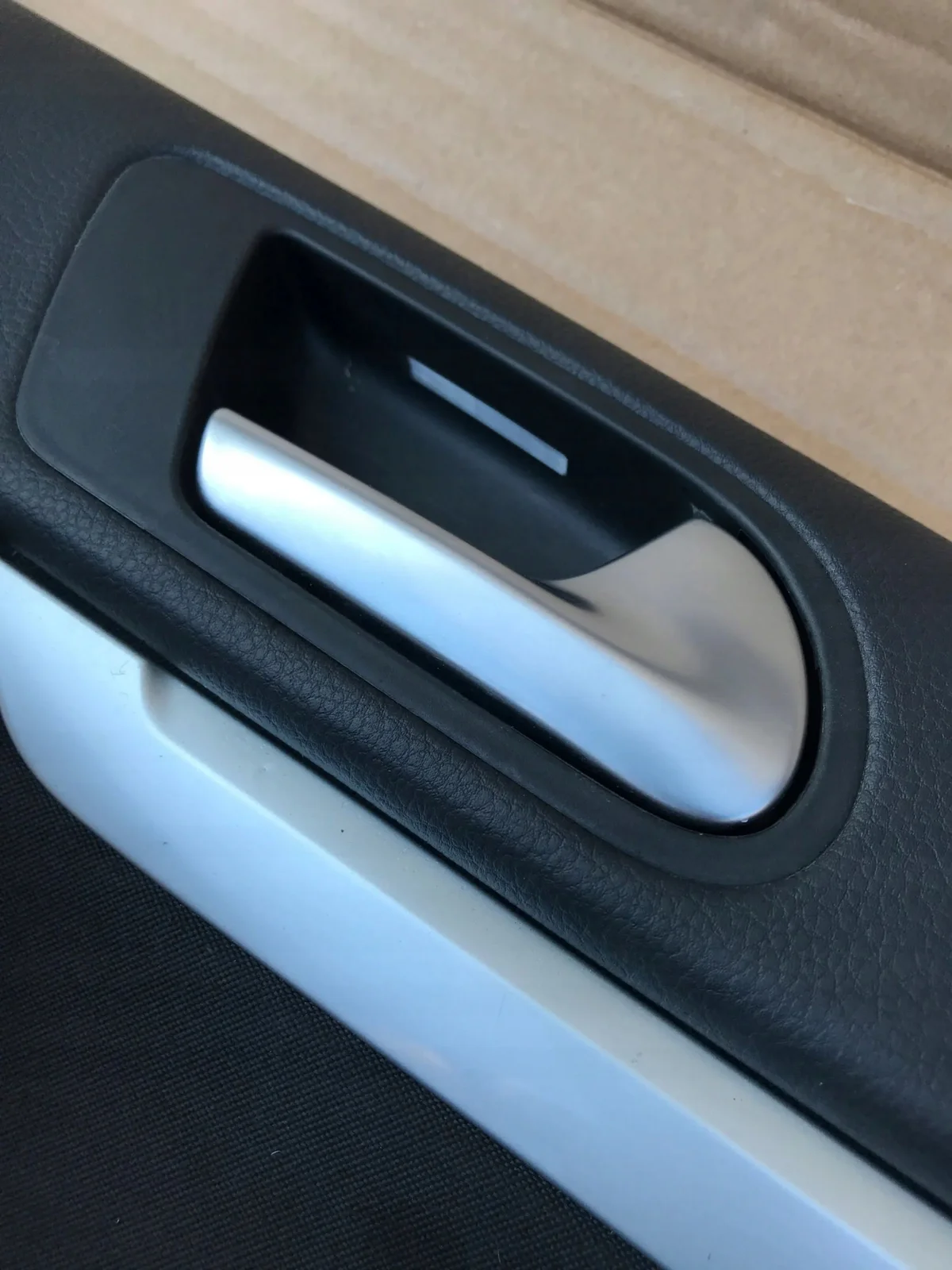 Boczek tapicerka prawy przód VW Tiguan image 3