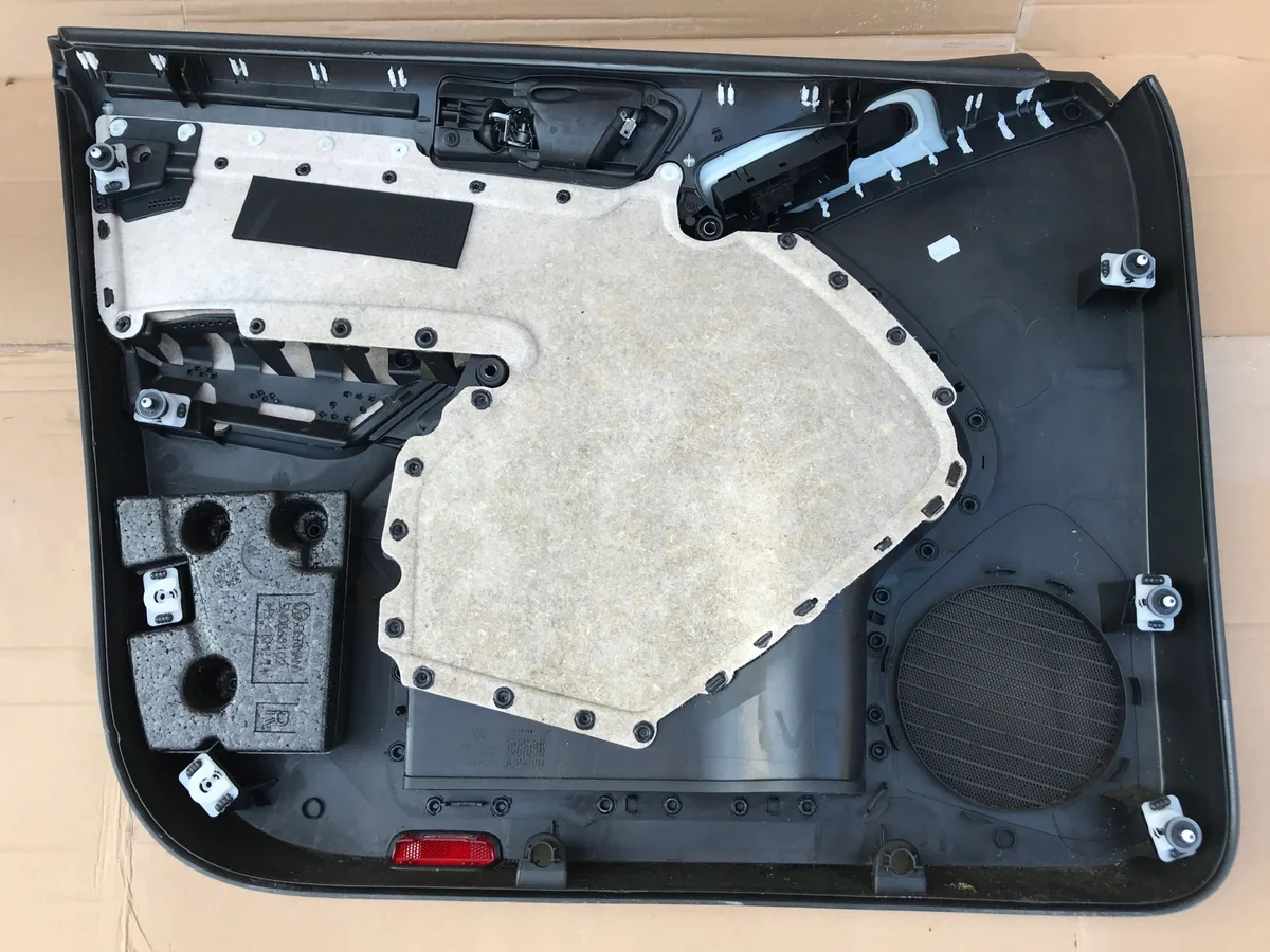 Boczek tapicerka prawy przód VW Tiguan image 5