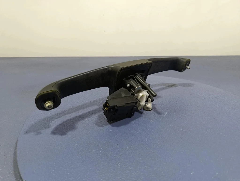 Opel Vivaro A Griff Heckklappe 8200007345 image 3