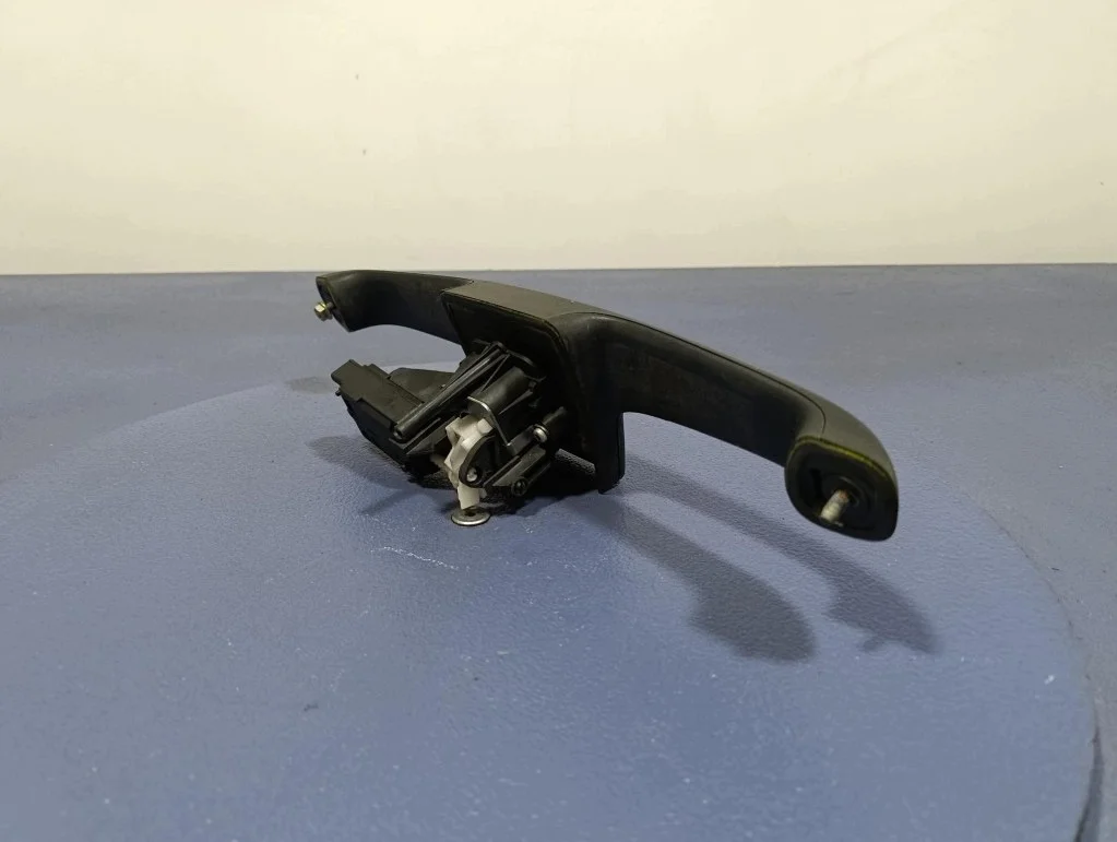 Opel Vivaro A Griff Heckklappe 8200007345 image 4