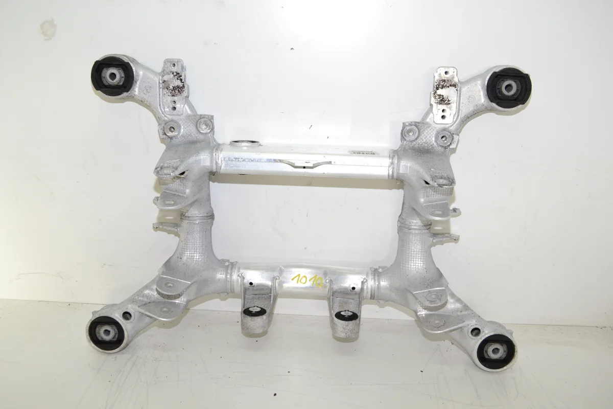 Viga Suspensión Trasera BMW F10 F11 Usada