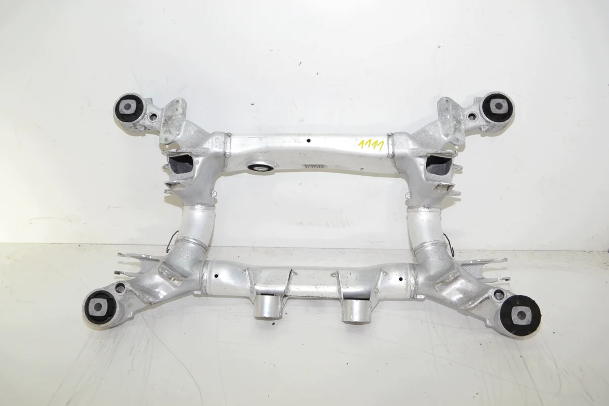 BMW E60 E61 Traverse Arrière 6761133