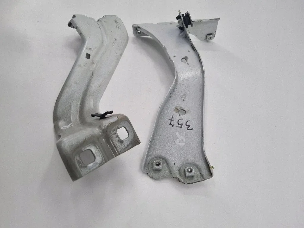 Support aile droite Audi Q3 83A821150 image 4